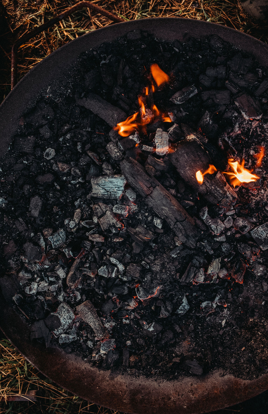 Bestattung in der Urne – Ablauf, Formen und was zu beachten ist